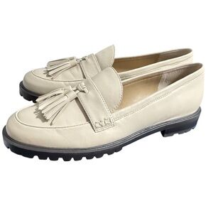 Ann Taylor ivory Loafers chunky Lug Sole Leather Tassel- 
Sz 8.5-Slip On career